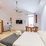 Tolentino Studio Flat By Napoliapartments