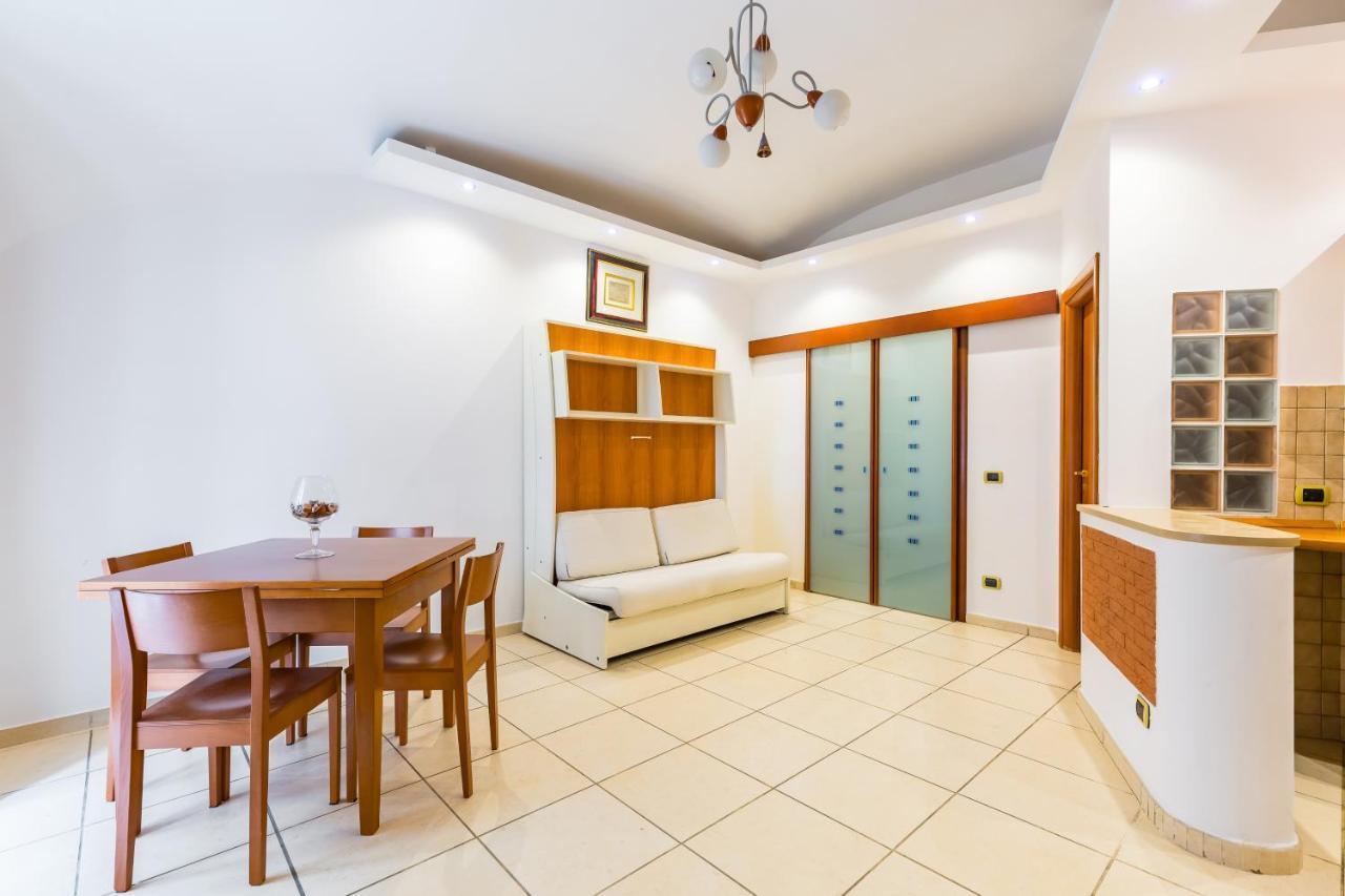 Tolentino Studio Flat By Napoliapartments * Naples