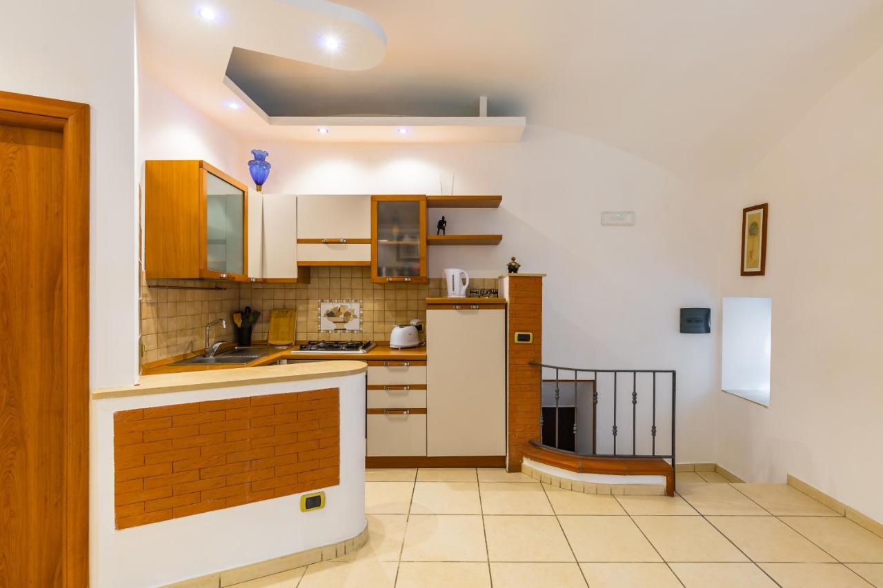 Apartment Tolentino Studio Flat By Napoliapartments