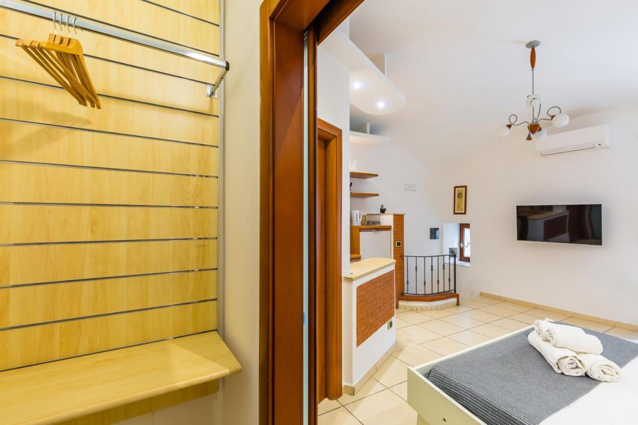 Tolentino Studio Flat By Napoliapartments * Naples